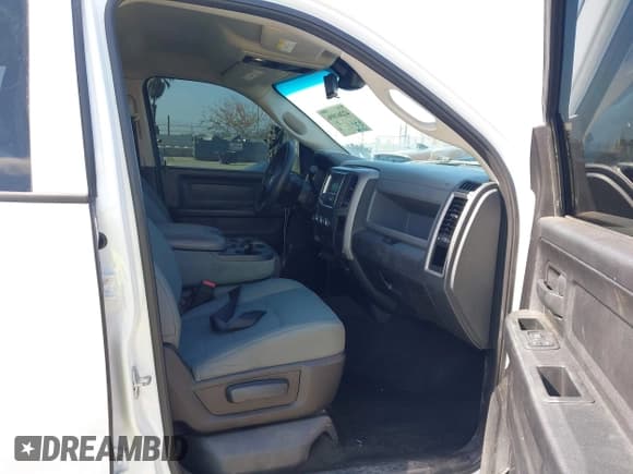 ✅ 2016 Ram 1500 Tradesman • VIN: 1C6RR7ST9GS117580 • Lot: 42261896. Wystawiony na IAAI z przebiegiem 124 430 mil. Bezpłatny archiwum sprzedaży aukcyjnych z USA i szczegółowy raport historii pojazdu na DreamBid. Zdjęcie 5.