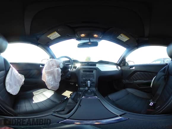 2014 Ford Mustang V6 с VIN 1ZVBP8EM0E5271274, выставлен на аукционе IAAI как лот 42962485 с пробегом 71 422 миль миль и . История ставок и продаж доступна на DreamBid. Изображение 18.