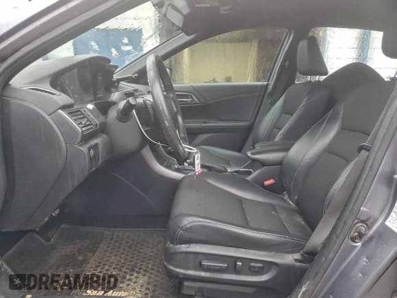 ✅ 2016 Honda Accord Sport • VIN: 1HGCR2F50GA034768 • Lot: 93107715. Wystawiony na Copart z przebiegiem 170 257 mil. Bezpłatny archiwum sprzedaży aukcyjnych z USA i szczegółowy raport historii pojazdu na DreamBid. Zdjęcie 7.