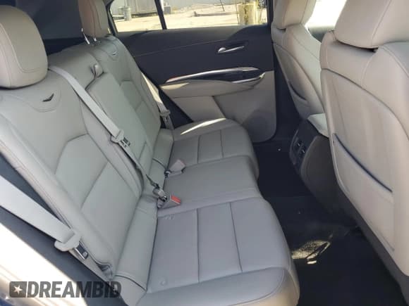 ✅ 2019 Cadillac XT4 FWD Luxury • VIN: 1GYAZAR42KF214097 • Лот: 84178125. Опубликован ранее на Copart с пробегом 35 588 миль. Бесплатный доступ к архиву аукционных продаж из США и подробный отчёт об истории автомобиля на DreamBid. Изображение 11.