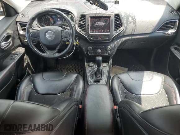 ✅ 2019 Jeep Cherokee Trailhawk Elite • VIN: 1C4PJMBX1KD249853 • Lot: 66100975. Wystawiony na Copart z przebiegiem 53 473 mil. Bezpłatny archiwum sprzedaży aukcyjnych z USA i szczegółowy raport historii pojazdu na DreamBid. Zdjęcie 8.