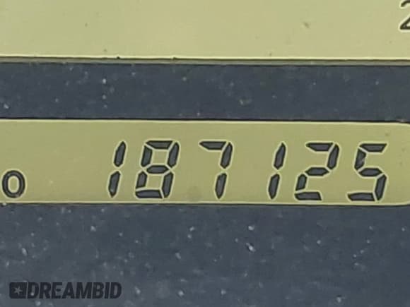 ✅ 1998 Lexus GS 300 • VIN: JT8BD68S4W0033869 • Lot: 41997162. Listed on IAAI with 187,125 mi. Free auction sales archive from the USA and detailed vehicle history report at DreamBid. Image 7.