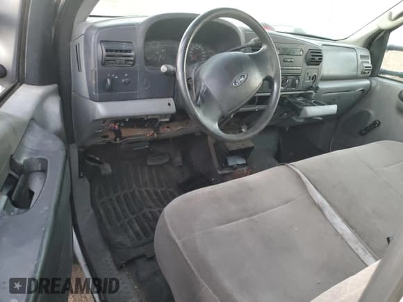 ✅ 2005 Ford F-450 • VIN: 1FDXF46P65ED12547 • Lot: 43158715. Listed on Copart with 230,920 mi. Free auction sales archive from the USA and detailed vehicle history report at DreamBid. Image 8.