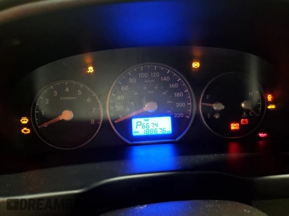 ✅ 2011 Hyundai Santa Fe Limited • VIN: 5XYZK4AG7BG006217 • Lot: 84420274. Listed on Copart with 188,676 mi. Free auction sales archive from the USA and detailed vehicle history report at DreamBid. Image 9.