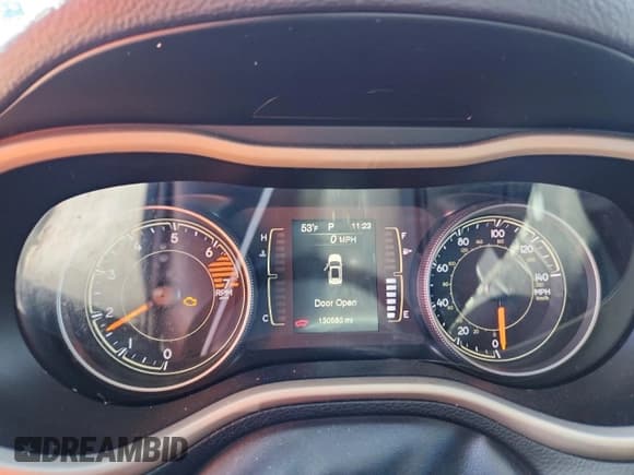 ✅ 2018 Jeep Cherokee Latitude • VIN: 1C4PJLCB9JD540385 • Lot: 90991315. Wystawiony na Copart z przebiegiem 130 580 mil. Bezpłatny archiwum sprzedaży aukcyjnych z USA i szczegółowy raport historii pojazdu na DreamBid. Zdjęcie 9.