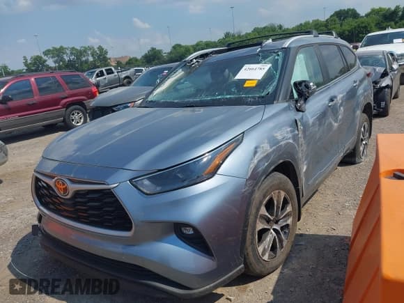 ✅ 2023 Toyota Highlander L • VIN: 5TDKDRBH1PS008698 • Lot: 42664785. Wystawiony na IAAI z przebiegiem 37 837 mil. Bezpłatny archiwum sprzedaży aukcyjnych z USA i szczegółowy raport historii pojazdu na DreamBid. Zdjęcie 2.