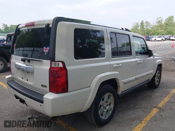✅ 2008 Jeep Commander Limited • VIN: 1J8HG58N08C190641 • Lot: 42442380. Listed on IAAI with 194,114 mi. Free auction sales archive from the USA and detailed vehicle history report at DreamBid. Image 4.