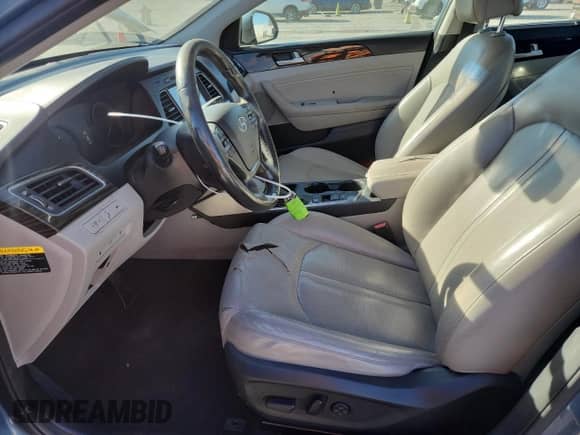 2016 Hyundai Sonata Limited с VIN KMHE34L15GA024626, выставлен на аукционе Copart как лот 87388825 с пробегом 136 414 миль миль и Чистый • Clean title. История ставок и продаж доступна на DreamBid. Изображение 7.