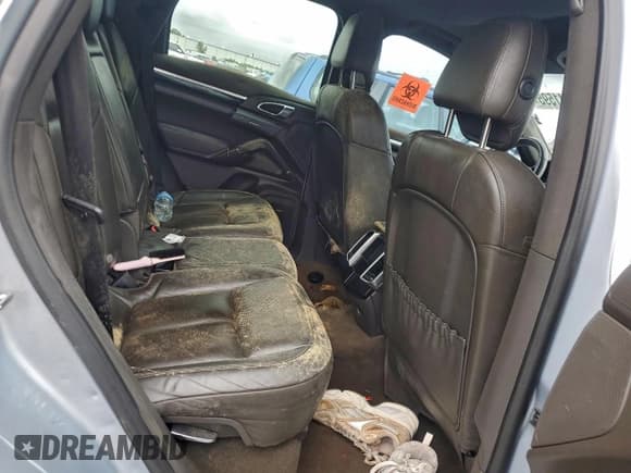 ✅ 2017 Porsche Cayenne • VIN: WP1AA2A26HKA85633 • Lot: 95941595. Wystawiony na Copart z przebiegiem Nie podano. Bezpłatny archiwum sprzedaży aukcyjnych z USA i szczegółowy raport historii pojazdu na DreamBid. Zdjęcie 10.