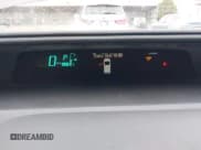 ✅ 2013 Toyota Prius One • VIN: JTDKDTB36D1042730 • Lot: 43340883. Wystawiony na IAAI z przebiegiem 72 420 mil. Bezpłatny archiwum sprzedaży aukcyjnych z USA i szczegółowy raport historii pojazdu na DreamBid. Zdjęcie 7.