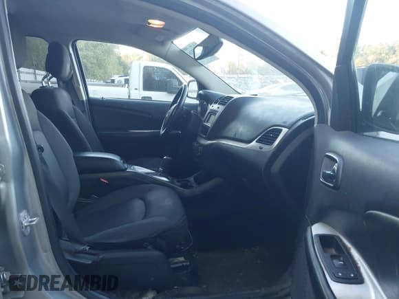 ✅ 2016 Dodge Journey SXT • VIN: 3C4PDCBB5GT130730 • Lot: 43365116. Wystawiony na IAAI z przebiegiem 189 285 mil. Bezpłatny archiwum sprzedaży aukcyjnych z USA i szczegółowy raport historii pojazdu na DreamBid. Zdjęcie 5.