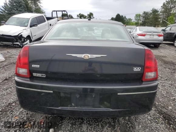 ✅ 2007 Chrysler 300 Limited • VIN: 2C3LK53G57H771707 • Lot: 66577154. Listed on Copart with 127,614 mi. Free auction sales archive from the USA and detailed vehicle history report at DreamBid. Image 6.