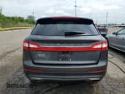 ✅ 2017 Lincoln MKX Select • VIN: 2LMPJ6KP1HBL48487 • Лот: 65281845. Опубликован ранее на Copart с пробегом 95 741 миль. Бесплатный доступ к архиву аукционных продаж из США и подробный отчёт об истории автомобиля на DreamBid. Изображение 6.