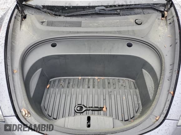 ✅ 2021 Tesla Model 3 Performance • VIN: 5YJ3E1EC0MF913646 • Lot: 53123625. Wystawiony na Copart z przebiegiem 40 005 mil. Bezpłatny archiwum sprzedaży aukcyjnych z USA i szczegółowy raport historii pojazdu na DreamBid. Zdjęcie 11.