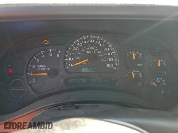 ✅ 2004 Chevrolet Silverado 1500 LS • VIN: 2GCEC19TX41108989 • Lot: 89694675. Wystawiony na Copart z przebiegiem 196 736 mil. Bezpłatny archiwum sprzedaży aukcyjnych z USA i szczegółowy raport historii pojazdu na DreamBid. Zdjęcie 9.