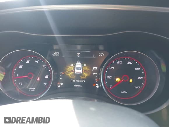 ✅ 2020 Dodge Charger SXT • VIN: 2C3CDXBG5LH211428 • Lot: 43094942. Wystawiony na IAAI z przebiegiem 105 934 mil. Bezpłatny archiwum sprzedaży aukcyjnych z USA i szczegółowy raport historii pojazdu na DreamBid. Zdjęcie 7.