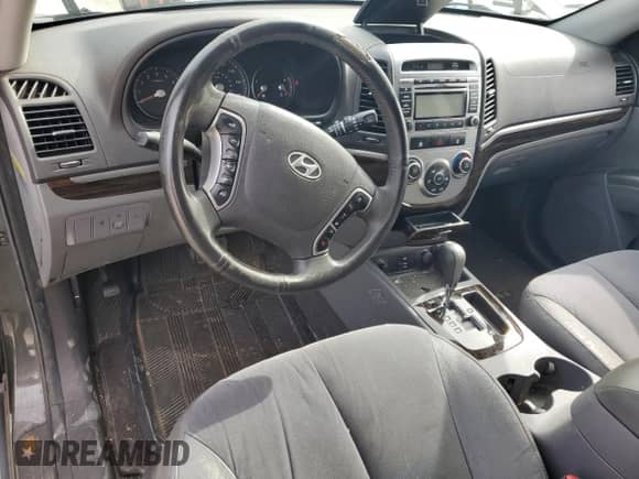 2010 Hyundai Santa Fe SE с VIN 5NMSH4AG1AH352509, выставлен на аукционе Copart как лот 70717434 с пробегом 218 887 миль миль и Списание • Salvage title. История ставок и продаж доступна на DreamBid. Изображение 8.