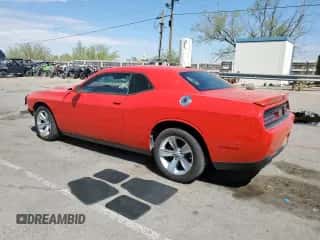 2022 Dodge Challenger SXT z VIN 2C3CDZAG9NH260423, wystawiony jako Copart lot #70717205 z przebiegiem 49 078 mil mil oraz Szkoda całkowita • Salvage title. Historia ofert i sprzedaży dostępna na DreamBid. Obrazek 2.