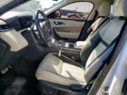 ✅ 2018 Land Rover Range Rover Velar S • VIN: SALYB2RV6JA725291 • Lot: 84925935. Wystawiony na Copart z przebiegiem 117 020 mil. Bezpłatny archiwum sprzedaży aukcyjnych z USA i szczegółowy raport historii pojazdu na DreamBid. Zdjęcie 7.