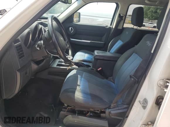 2008 Dodge Nitro R/T with VIN 1D8GT58628W218754, listed as a Copart auction lot 58082825 with 174,212 mi miles and Clean title. Bid and sale history available at DreamBid. Image 7.