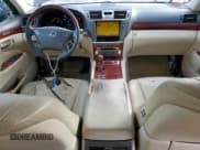 ✅ 2010 Lexus LS 460 • VIN: JTHCL5EF9A5007899 • Lot: 89666165. Wystawiony na Copart z przebiegiem 166 589 mil. Bezpłatny archiwum sprzedaży aukcyjnych z USA i szczegółowy raport historii pojazdu na DreamBid. Zdjęcie 8.