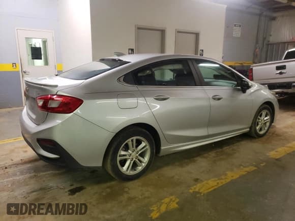 ✅ 2017 Chevrolet Cruze LT • VIN: 1G1BE5SM8H7114301 • Lot: 70694582. Listed on Copart with 104,135 mi. Free auction sales archive from the USA and detailed vehicle history report at DreamBid. Image 3.