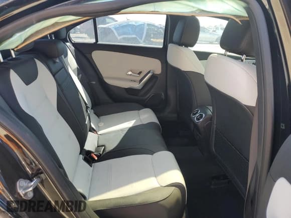 ✅ 2022 Mercedes-Benz A 220 • VIN: W1K3G4EB5NJ331903 • Лот: 70472085. Опубликован ранее на Copart с пробегом 8 317 миль. Бесплатный доступ к архиву аукционных продаж из США и подробный отчёт об истории автомобиля на DreamBid. Изображение 10.