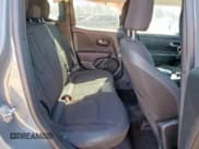 ✅ 2017 Jeep Renegade Altitude • VIN: ZACCJABB9HPE68054 • Lot: 90882205. Wystawiony na Copart z przebiegiem 196 713 mil. Bezpłatny archiwum sprzedaży aukcyjnych z USA i szczegółowy raport historii pojazdu na DreamBid. Zdjęcie 11.