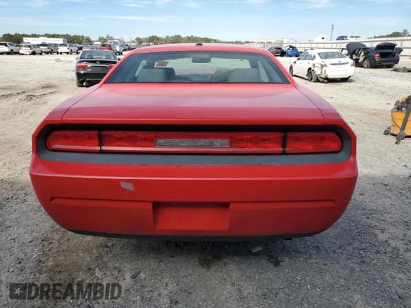 ✅ 2009 Dodge Challenger SE • VIN: 2B3LJ44V69H515764 • Lot: 42768655. Wystawiony na Copart z przebiegiem Nie podano. Bezpłatny archiwum sprzedaży aukcyjnych z USA i szczegółowy raport historii pojazdu na DreamBid. Zdjęcie 6.