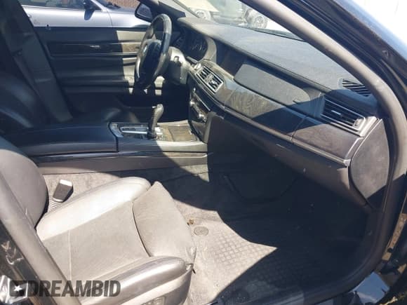 ✅ 2011 BMW 7 Series 750Li • VIN: WBAKB8C57BC851865 • Лот: 42229423. Опубликован ранее на IAAI с пробегом 92 728 миль. Бесплатный доступ к архиву аукционных продаж из США и подробный отчёт об истории автомобиля на DreamBid. Изображение 5.