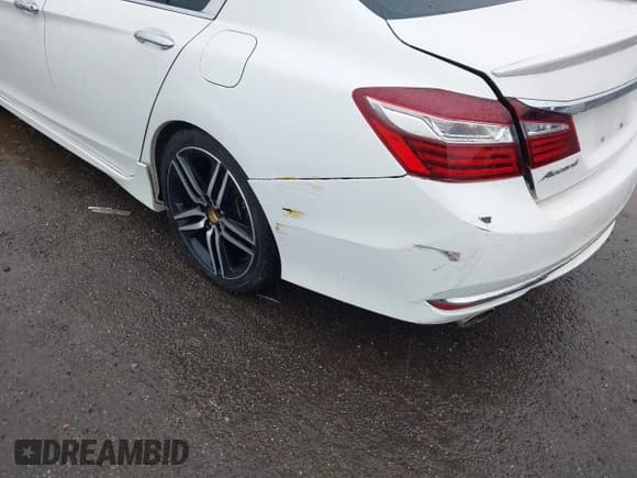 ✅ 2017 Honda Accord Sport SE • VIN: 1HGCR2F1XHA286879 • Lot: 42271477. Wystawiony na IAAI z przebiegiem 57 102 mil. Bezpłatny archiwum sprzedaży aukcyjnych z USA i szczegółowy raport historii pojazdu na DreamBid. Zdjęcie 21.