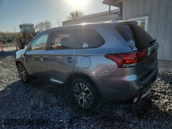 ✅ 2018 Mitsubishi Outlander ES • VIN: JA4AZ3A31JZ058128 • Lot: 92112545. Wystawiony na Copart z przebiegiem 96 408 mil. Bezpłatny archiwum sprzedaży aukcyjnych z USA i szczegółowy raport historii pojazdu na DreamBid. Zdjęcie 2.