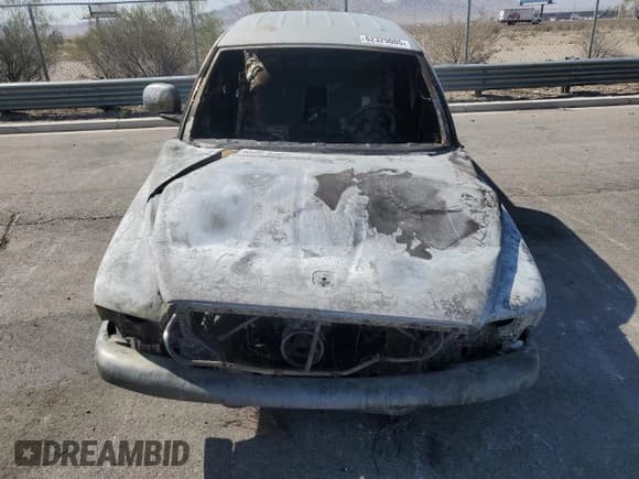 ✅ 2000 Dodge Dakota Sport • VIN: 1B7HG2AZ8YS735123 • Lot: 62329005. Wystawiony na Copart z przebiegiem Nie podano. Bezpłatny archiwum sprzedaży aukcyjnych z USA i szczegółowy raport historii pojazdu na DreamBid. Zdjęcie 5.