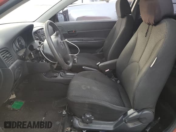 ✅ 2011 Hyundai Accent GS • VIN: KMHCM3AC5BU18633X • Лот: 50712635. Опубликован ранее на Copart с пробегом 181 102 миль. Бесплатный доступ к архиву аукционных продаж из США и подробный отчёт об истории автомобиля на DreamBid. Изображение 7.