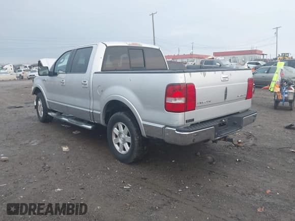 ✅ 2006 Lincoln Mark LT • VIN: 5LTPW18586FJ19694 • Lot: 43745329. Listed on IAAI with 214,817 mi. Free auction sales archive from the USA and detailed vehicle history report at DreamBid. Image 3.