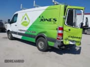 ✅ 2014 Mercedes-Benz Sprinter Cargo • VIN: WD3PE7DC1E5896648 • Lot: 41754532. Wystawiony na IAAI z przebiegiem 277 996 mil. Bezpłatny archiwum sprzedaży aukcyjnych z USA i szczegółowy raport historii pojazdu na DreamBid. Zdjęcie 3.