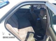 ✅ 1999 Toyota Camry LE • VIN: JT2BF22K0X0218671 • Lot: 42997383. Wystawiony na IAAI z przebiegiem 208 788 mil. Bezpłatny archiwum sprzedaży aukcyjnych z USA i szczegółowy raport historii pojazdu na DreamBid. Zdjęcie 8.