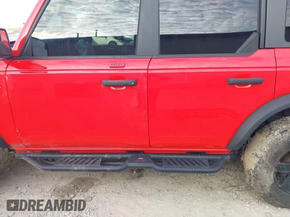 ✅ 2022 Ford Bronco • VIN: 1FMEE5BP0NLA81453 • Lot: 41173726. Wystawiony na IAAI z przebiegiem 33 789 mil. Bezpłatny archiwum sprzedaży aukcyjnych z USA i szczegółowy raport historii pojazdu na DreamBid. Zdjęcie 15.