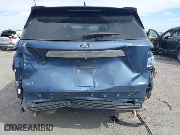 ✅ 2020 Ford Explorer XLT • VIN: 1FMSK8DH5LGB70377 • Lot: 41763798. Wystawiony na IAAI z przebiegiem 88 582 mil. Bezpłatny archiwum sprzedaży aukcyjnych z USA i szczegółowy raport historii pojazdu na DreamBid. Zdjęcie 6.