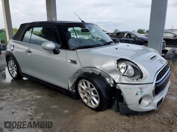 ✅ 2017 MINI Convertible Cooper S • VIN: WMWWG9C55H3C80705 • Lot: 76118554. Listed on Copart with 39,605 mi. Free auction sales archive from the USA and detailed vehicle history report at DreamBid. Image 4.