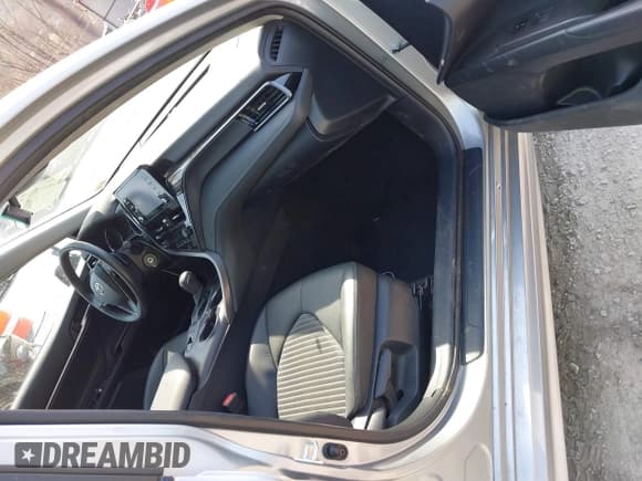 ✅ 2022 Toyota Camry SE • VIN: 4T1G11BK8NU068977 • Lot: 41791295. Wystawiony na IAAI z przebiegiem 28 555 mil. Bezpłatny archiwum sprzedaży aukcyjnych z USA i szczegółowy raport historii pojazdu na DreamBid. Zdjęcie 5.