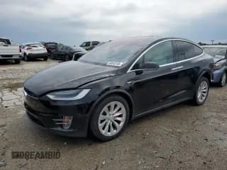 ✅ 2017 Tesla Model X P100D • VIN: 5YJXCBE4XHF077341 • Lot: 68840185. Wystawiony na Copart z przebiegiem 77 874 mil. Bezpłatny archiwum sprzedaży aukcyjnych z USA i szczegółowy raport historii pojazdu na DreamBid. Zdjęcie 1.