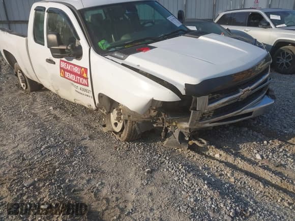 ✅ 2007 Chevrolet Silverado 2500HD Work Truck • VIN: 1GCHC29K57E516474 • Лот: 43119760. Опубликован ранее на IAAI с пробегом 359 924 миль. Бесплатный доступ к архиву аукционных продаж из США и подробный отчёт об истории автомобиля на DreamBid. Изображение 6.