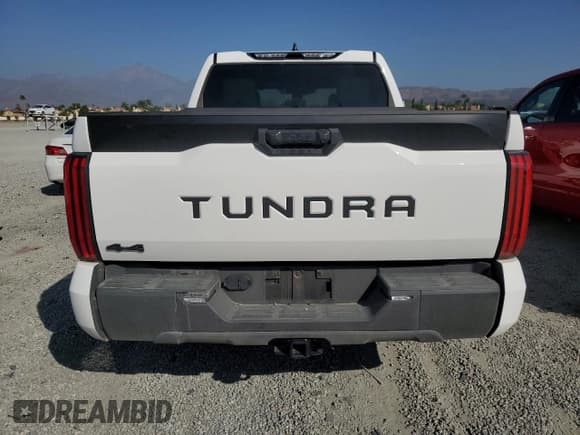 ✅ 2025 Toyota Tundra SR5 • VIN: 5TFLA5DB7SX320137 • Lot: 84996595. Wystawiony na Copart z przebiegiem 5 067 mil. Bezpłatny archiwum sprzedaży aukcyjnych z USA i szczegółowy raport historii pojazdu na DreamBid. Zdjęcie 6.