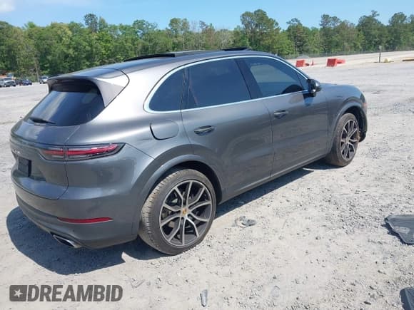 ✅ 2019 Porsche Cayenne • VIN: WP1AA2AY7KDA05496 • Lot: 42142840. Listed on IAAI with 82,008 mi. Free auction sales archive from the USA and detailed vehicle history report at DreamBid. Image 4.