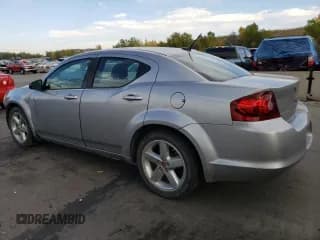 ✅ 2013 Dodge Avenger SE • VIN: 1C3CDZAB5DN685387 • Lot: 73720764. Wystawiony na Copart z przebiegiem 102 461 mil. Bezpłatny archiwum sprzedaży aukcyjnych z USA i szczegółowy raport historii pojazdu na DreamBid. Zdjęcie 2.