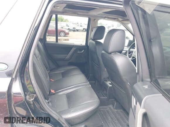 ✅ 2008 Land Rover LR2 HSE • VIN: SALFR24N48H066011 • Lot: 42692437. Listed on IAAI with 204,949 mi. Free auction sales archive from the USA and detailed vehicle history report at DreamBid. Image 8.