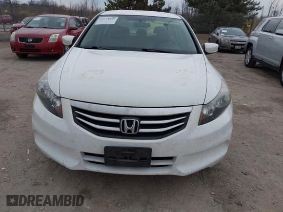✅ 2011 Honda Accord SE • VIN: 1HGCP2F60BA096775 • Lot: 43773829. Wystawiony na IAAI z przebiegiem 304 200 mil. Bezpłatny archiwum sprzedaży aukcyjnych z USA i szczegółowy raport historii pojazdu na DreamBid. Zdjęcie 6.