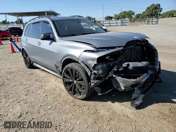 ✅ 2023 BMW X7 M60i • VIN: 5UX33EM0XP9N45266 • Лот: 68922574. Опубликован ранее на Copart с пробегом Не указан. Бесплатный доступ к архиву аукционных продаж из США и подробный отчёт об истории автомобиля на DreamBid. Изображение 12.