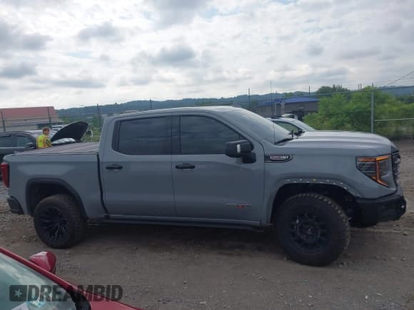 ✅ 2024 GMC Sierra 1500 AT4X • VIN: 3GTUUFEL0RG285609 • Лот: 42546791. Опубликован ранее на IAAI с пробегом 25 033 миль. Бесплатный доступ к архиву аукционных продаж из США и подробный отчёт об истории автомобиля на DreamBid. Изображение 13.
